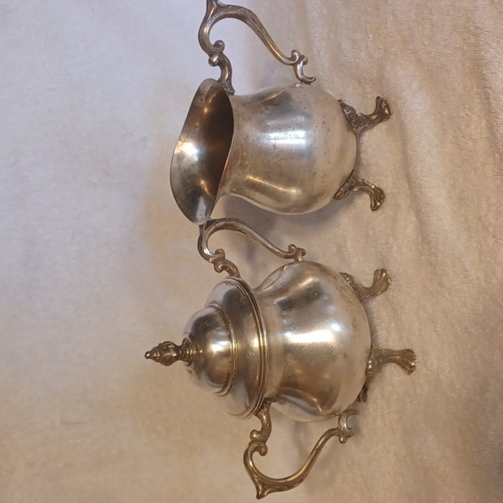 Silverplated sugar bowl and cream pitcher silver plated service
